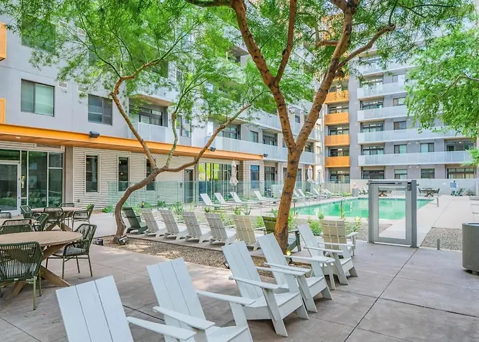 Spacious 2br With Gym Pool Parking * Phoenix