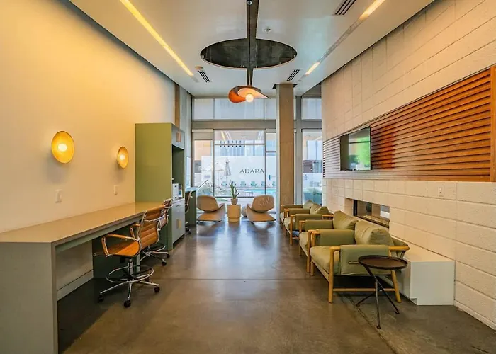 Spacious 2br With Gym Pool Parking * Phoenix