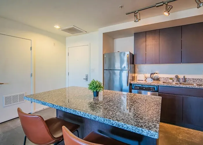 Spacious 2br With Gym Pool Parking Apartamento *
