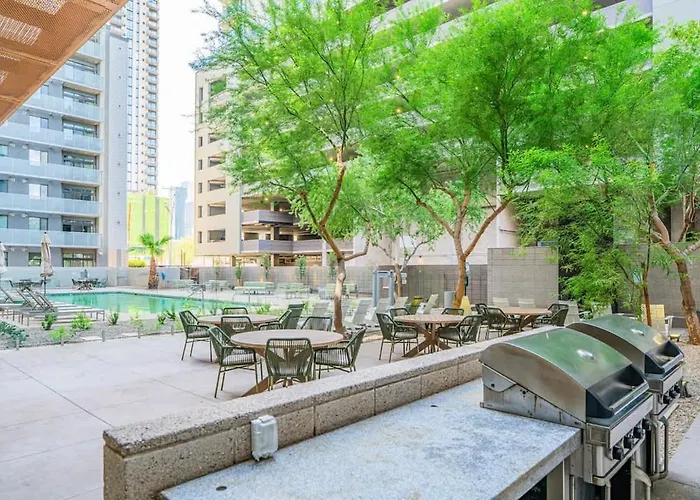 Spacious 2br With Gym Pool Parking * Phoenix