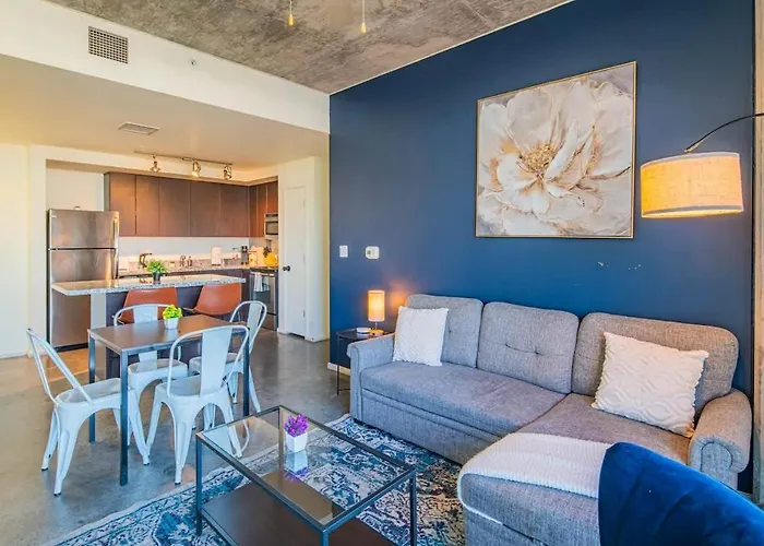 Spacious 2br With Gym Pool Parking *
