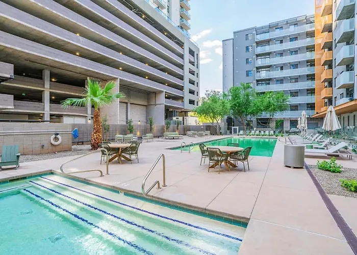 Spacious 2br With Gym Pool Parking * Phoenix