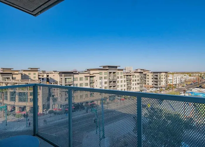 Apartment Spacious 2br With Gym Pool Parking